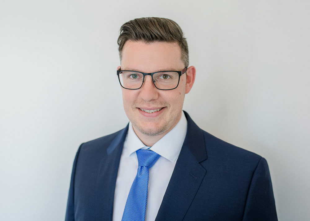 Steuerberater-Haag-Haagplus-Treuhand-Loerrach-Personen-3 Portrait von Sören Breiler